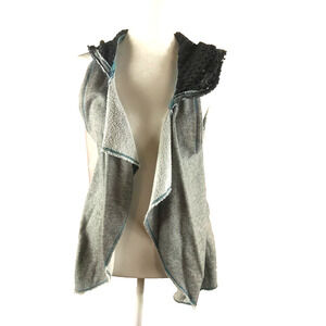 BKE Women's Vest Size Medium Gray Black Blue Grunge Style